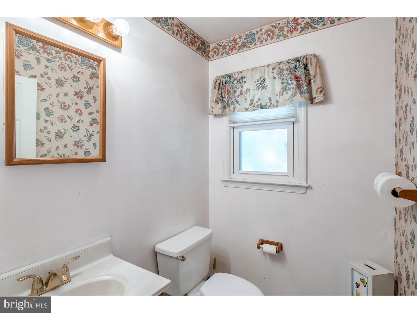 121 Sandringham Road Cherry Hill, NJ 08003 - Photo 10 of 23