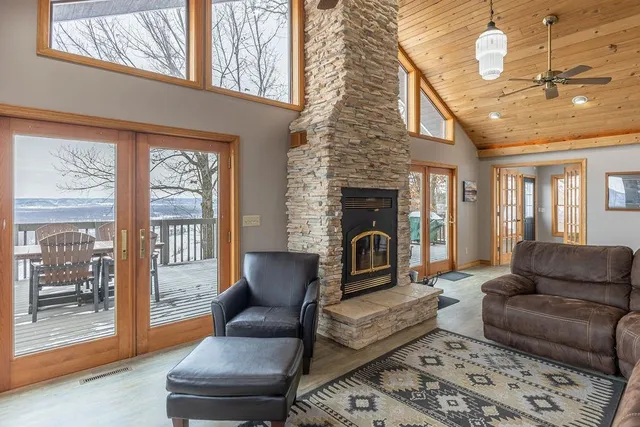 $599,000 | S8011 Eagle Crest Drive, De Soto, WI 54624