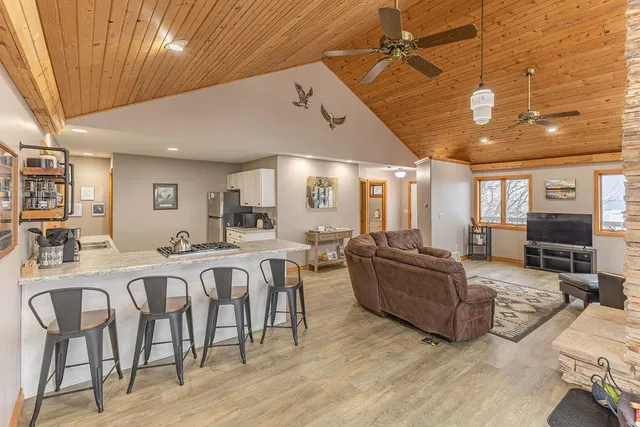 $599,000 | S8011 Eagle Crest Drive, De Soto, WI 54624