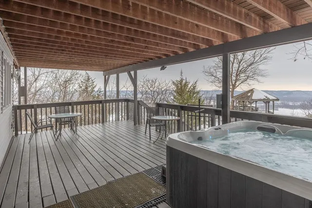 $599,000 | S8011 Eagle Crest Drive, De Soto, WI 54624