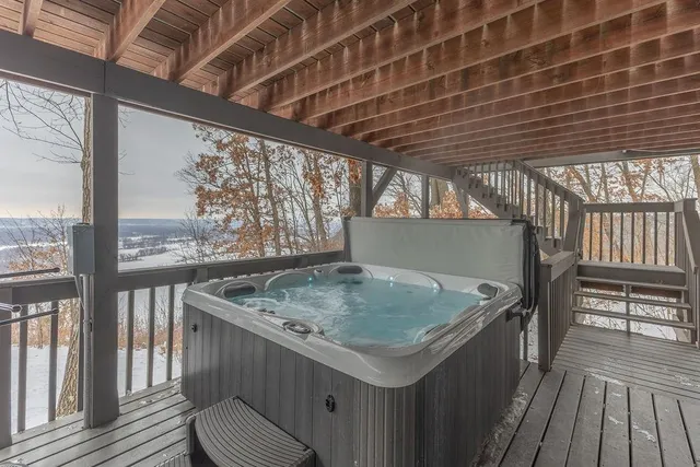 $599,000 | S8011 Eagle Crest Drive, De Soto, WI 54624