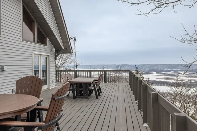 $599,000 | S8011 Eagle Crest Drive, De Soto, WI 54624