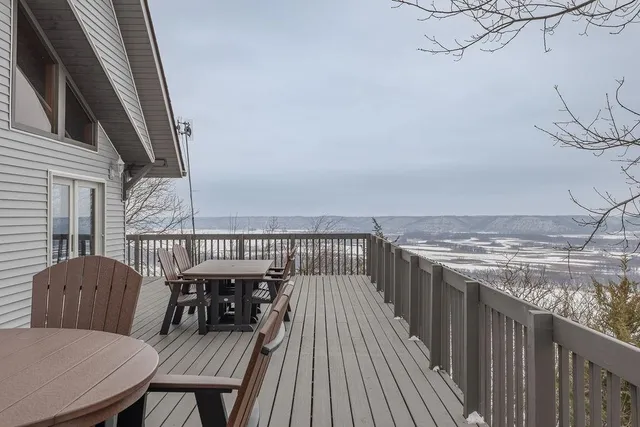 $599,000 | S8011 Eagle Crest Drive, De Soto, WI 54624