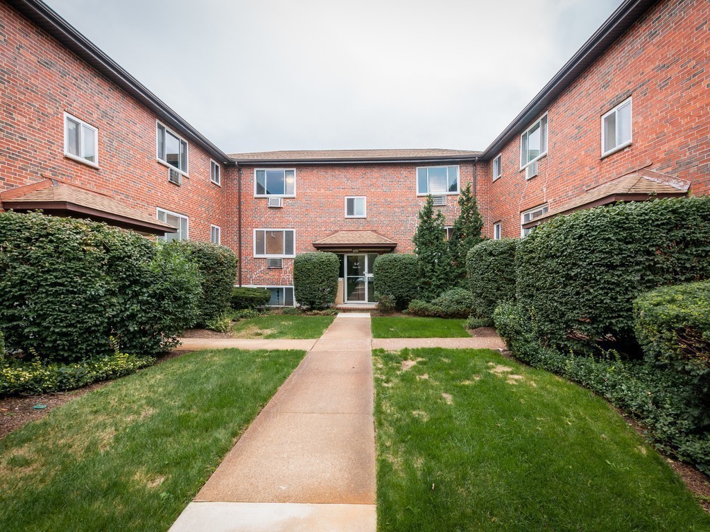 42 Bryon Road, Unit 5 Boston, MA 02467 - Photo 8 of 8