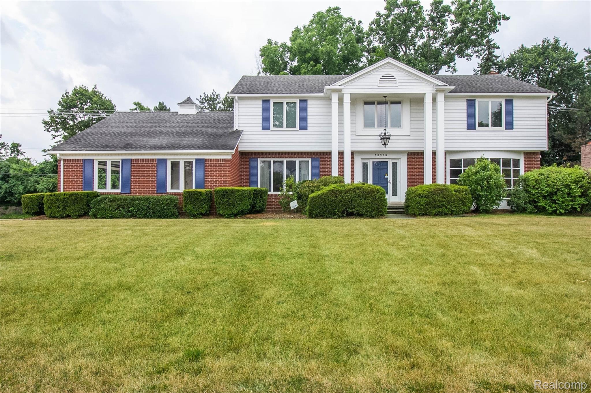 35925 Johnstown Road Farmington, MI 48335 - Photo 1 of 46 1.jpg