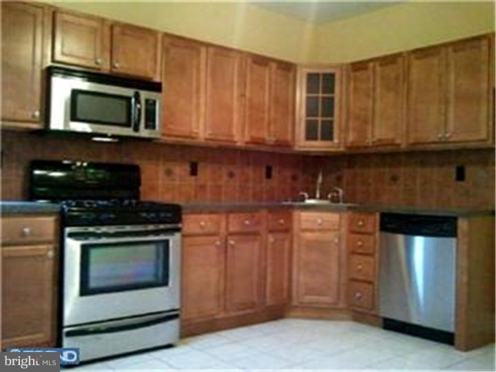 1817 South 5th Street Philadelphia, PA 19148 - Photo 4 of 13 Kitchen