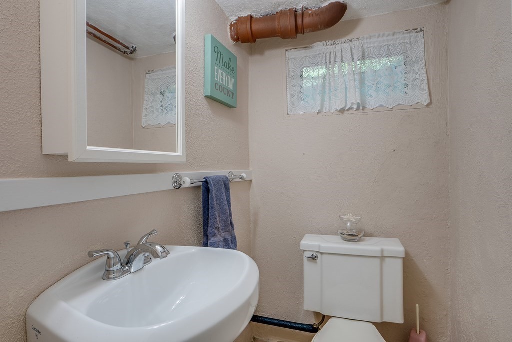 34 Apache Trail Arlington, MA 02474 - Photo 25 of 36