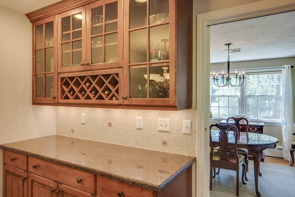 34 Apache Trail Arlington, MA 02474 - Photo 5 of 36