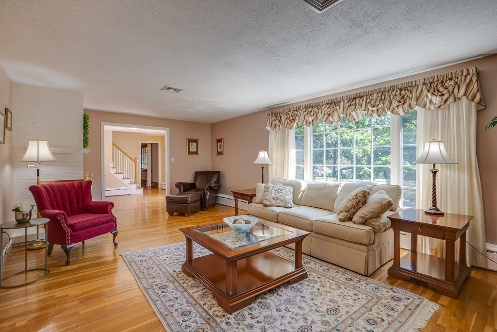 34 Apache Trail Arlington, MA 02474 - Photo 9 of 36