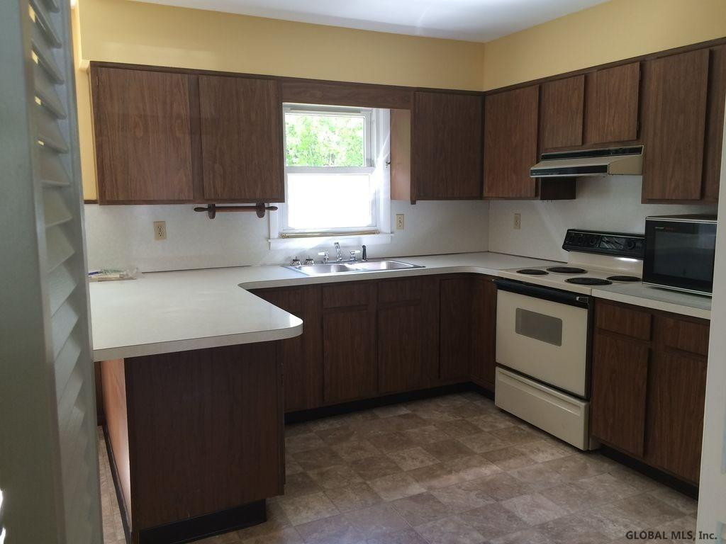 1208 Fort Hunter Road Rotterdam, NY 12303 - Photo 17 of 25 Photo 17