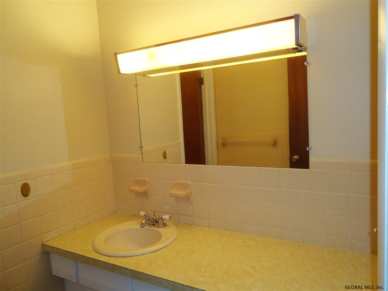 1208 Fort Hunter Road Rotterdam, NY 12303 - Photo 3 of 25 Photo 3