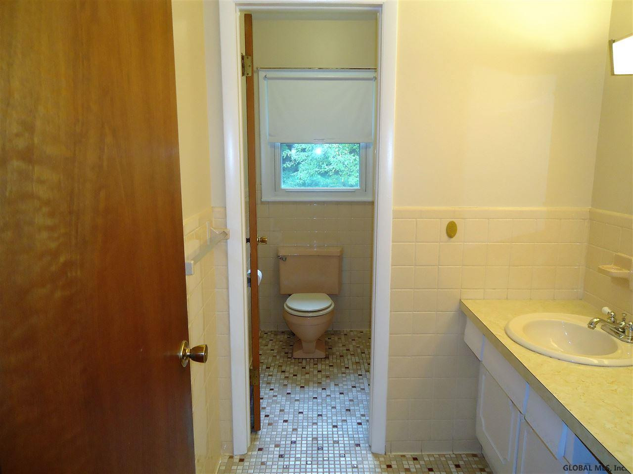 1208 Fort Hunter Road Rotterdam, NY 12303 - Photo 4 of 25 Photo 4