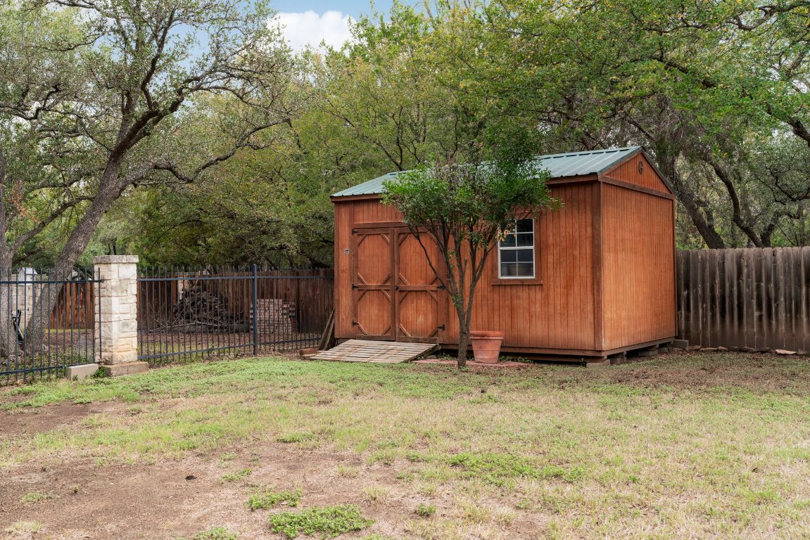 209 Goldridge Drive Georgetown, TX 78633 - Photo 36 of 40 a backyard of a house with entertaining space