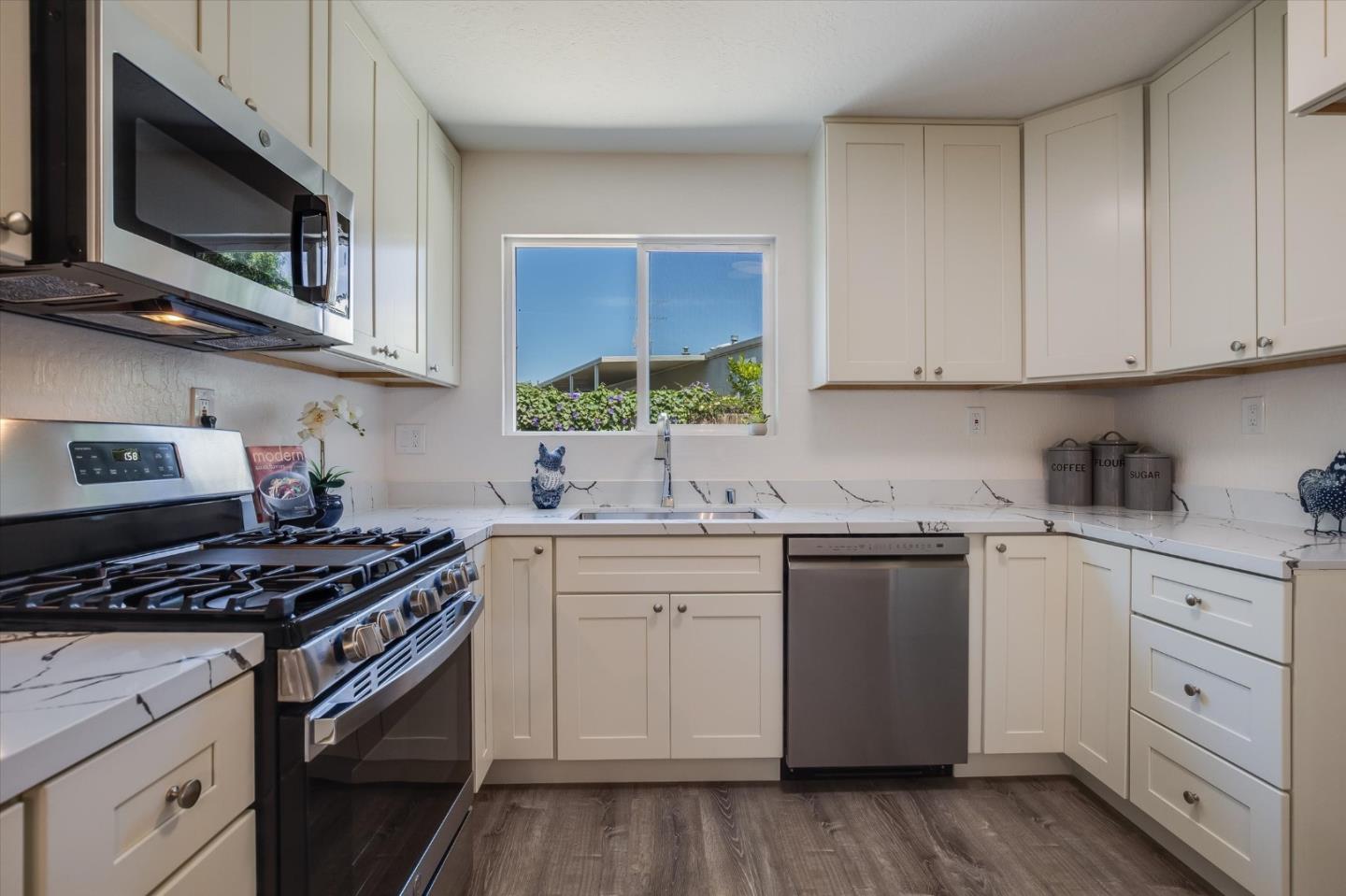 8240 Springdale Court Gilroy, CA 95020 - Photo 7 of 25