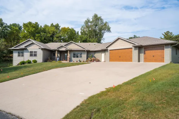 $739,900 | 13175 Jay Street, Trempealeau, WI 54661