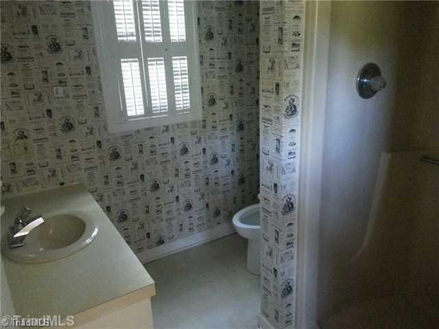 374 Longview Road Lexington, NC 27292 - Photo 8 of 9 Bath.