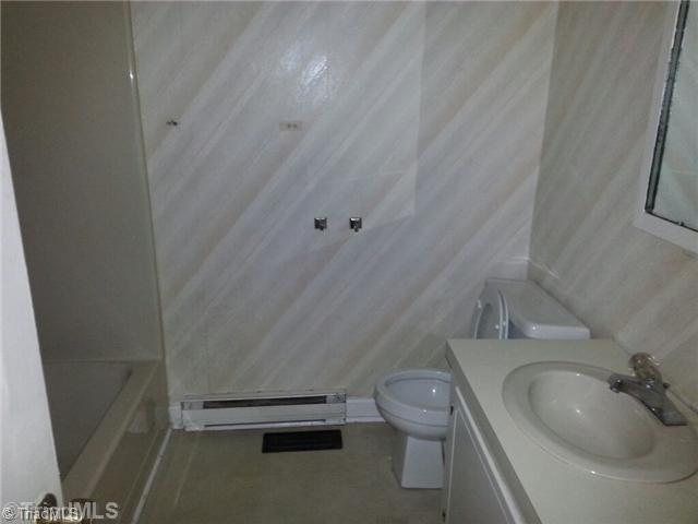 374 Longview Road Lexington, NC 27292 - Photo 9 of 9 Bath.