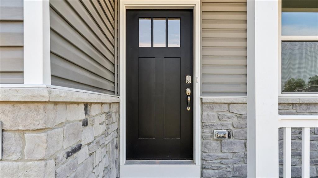 1087 Peachtree Road Carnegie, PA 15106 - Photo 3 of 20 a view of front door of house