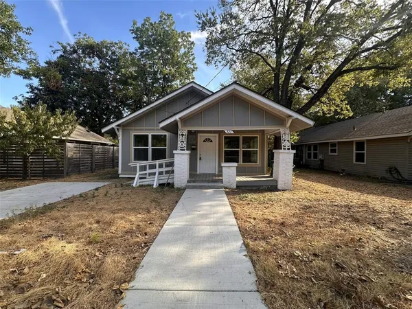 $239,900 | 327 Egan Street, Denton, TX 76201