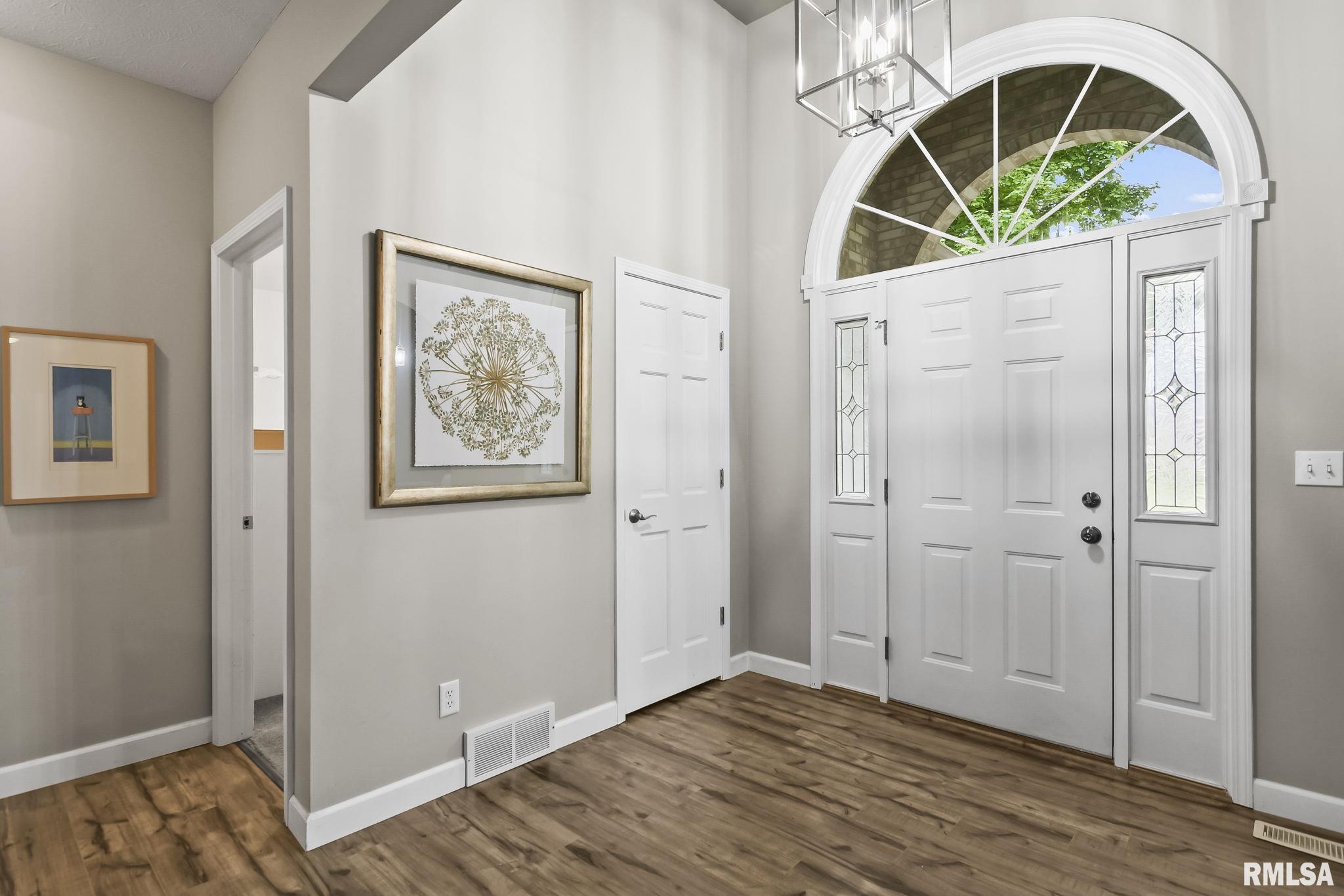 2700 Dickens Drive Springfield, IL 62711 - Photo 6 of 45 Gallery Image 6