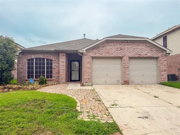 $2,200 | 2752 Scarborough Drive, Grand Prairie, TX 75052