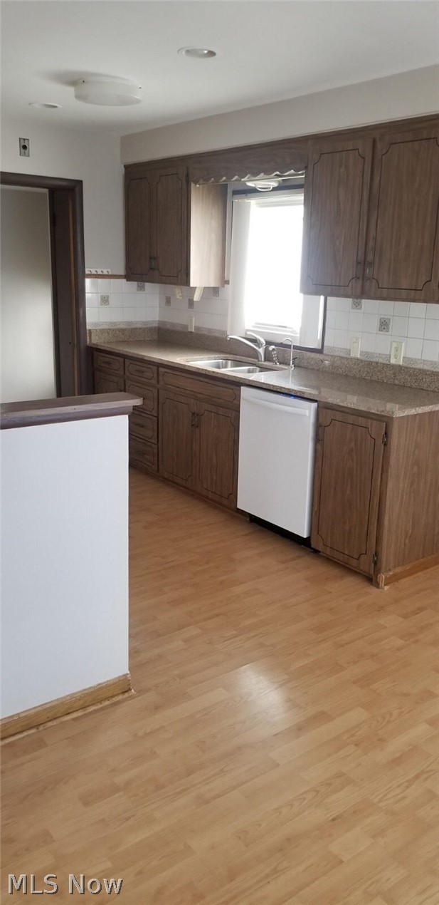1005 Spring Road Cleveland, OH 44109 - Photo 3 of 23