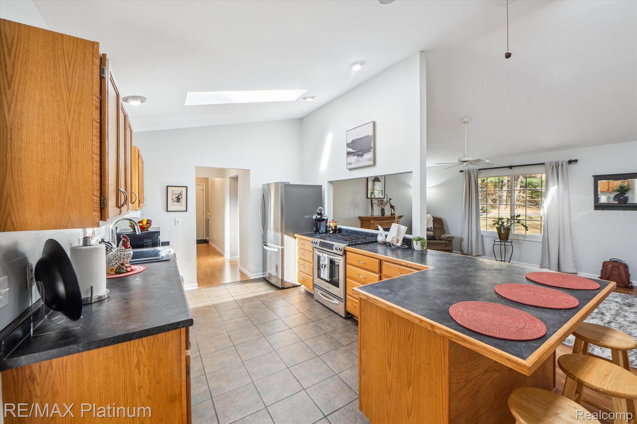 1124 South Hughes Road Howell, MI 48843 - Photo 6 of 45 Gallery Image 6