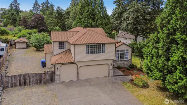 $710,000 | 19810 11th Street East, Lake Tapps, WA 98391