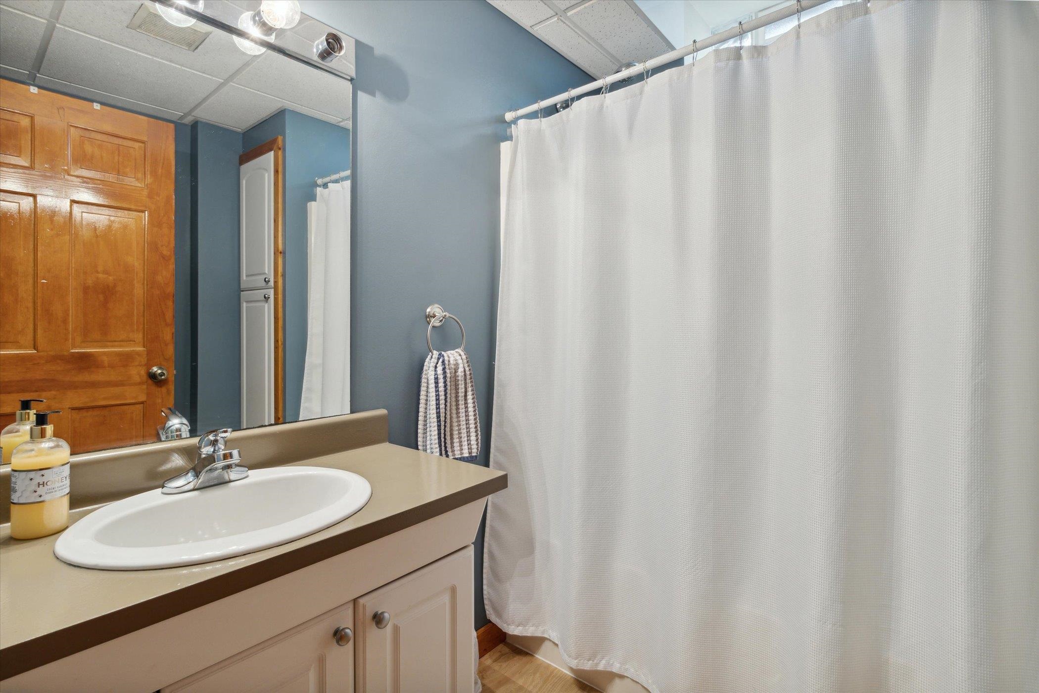8228 Center Street Fenton, MI 48430 - Photo 28 of 38 1914789-27.JPG