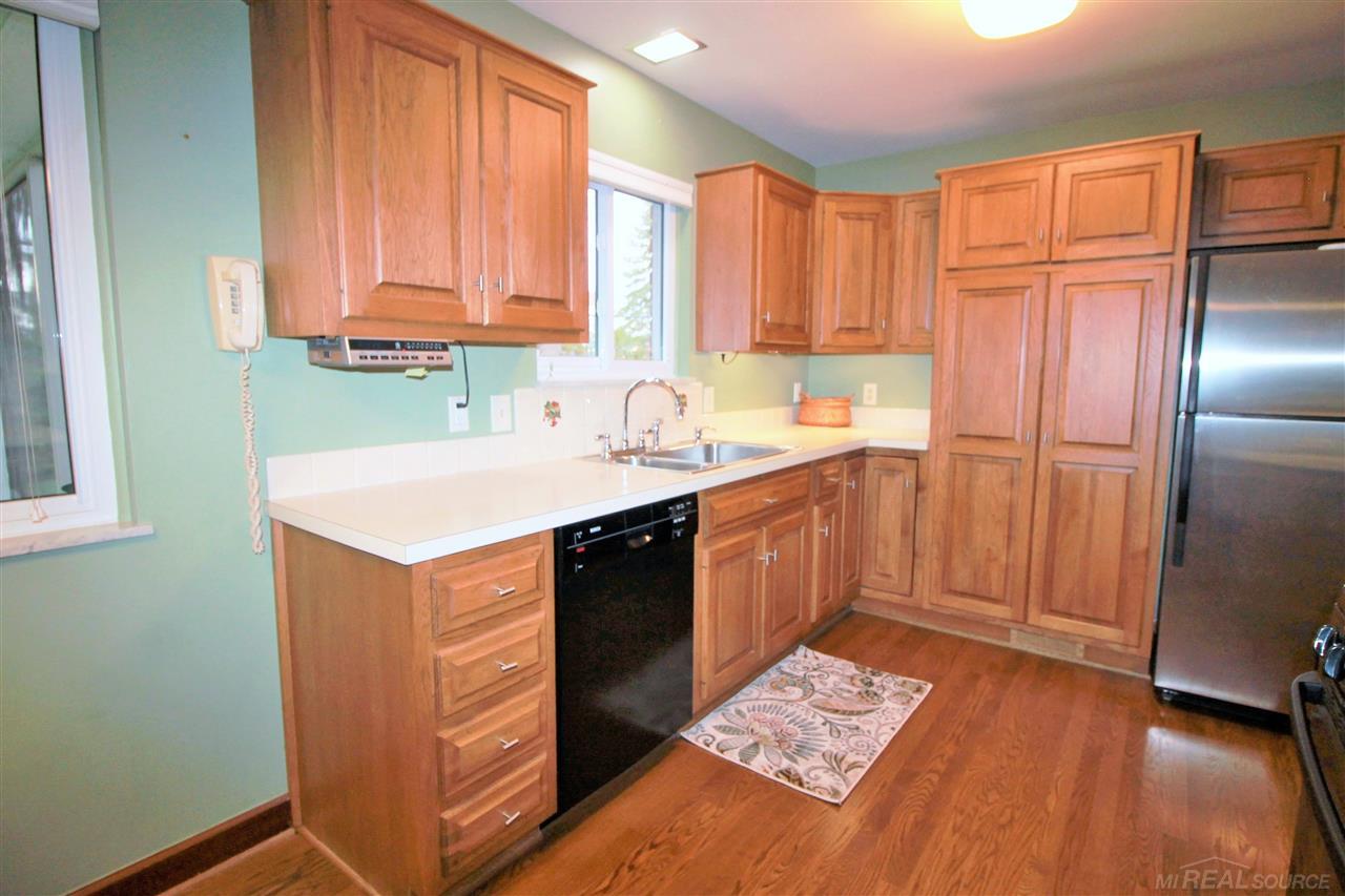 430 Barclay Road Grosse Pointe Farms, MI 48236 - Photo 9 of 40