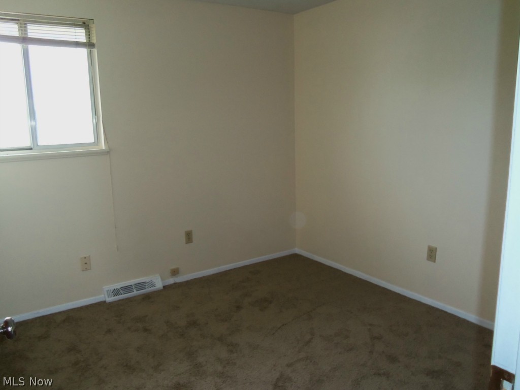 8955 West Ridge Road, Unit C Elyria, OH 44035 - Photo 21 of 24 Third Bedroom also has new carpet.