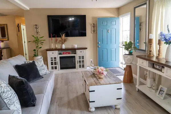 $228,500 | 3760 Arroyo Seco Lane, Unit 19, North Highlands, CA 95660