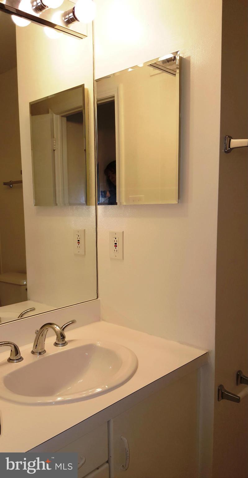 1745 Glastonberry Road Rockville, MD 20854 - Photo 23 of 25 Upstairs Hall Full Bath
