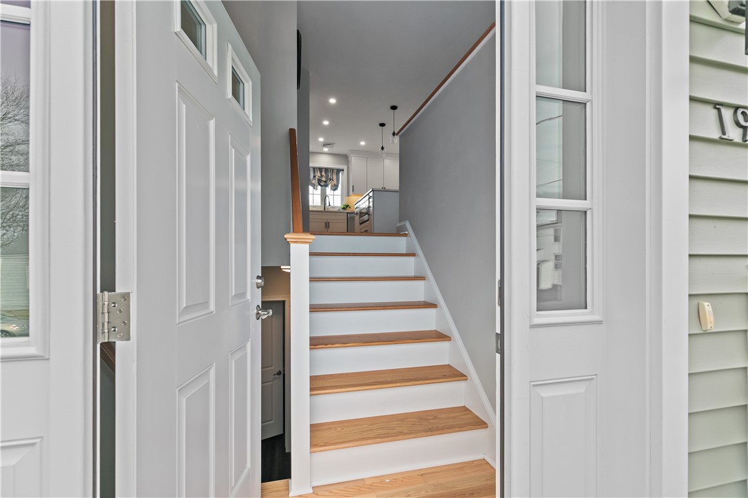 19 Hillside Road Portsmouth, RI 02871 - Photo 13 of 49