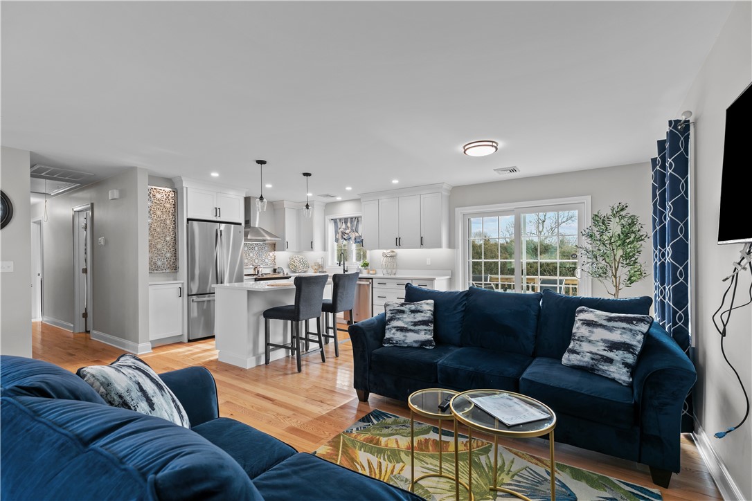 19 Hillside Road Portsmouth, RI 02871 - Photo 17 of 49