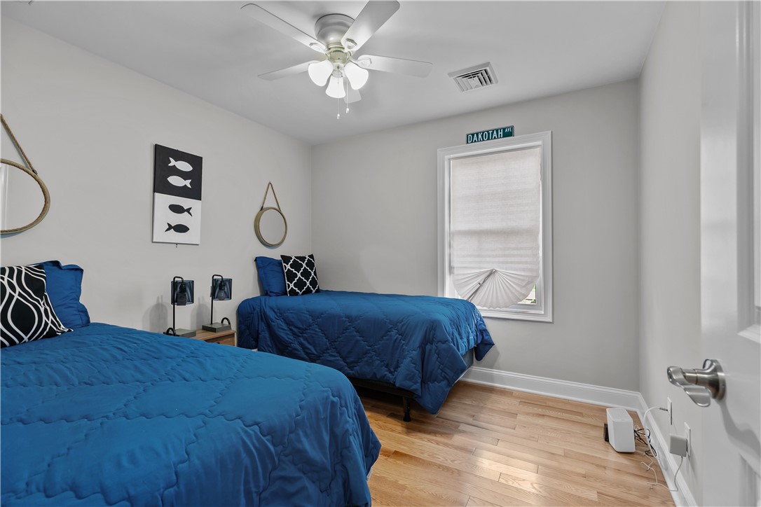 19 Hillside Road Portsmouth, RI 02871 - Photo 28 of 49