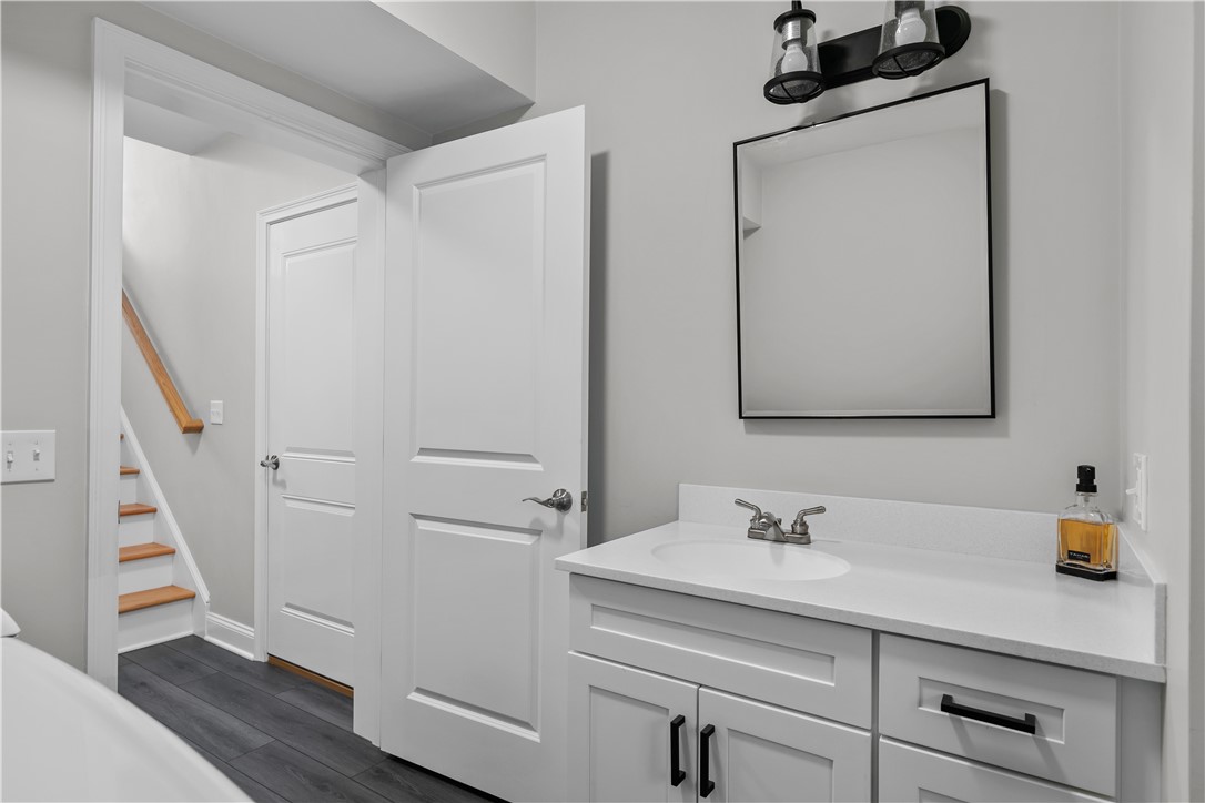 19 Hillside Road Portsmouth, RI 02871 - Photo 35 of 49