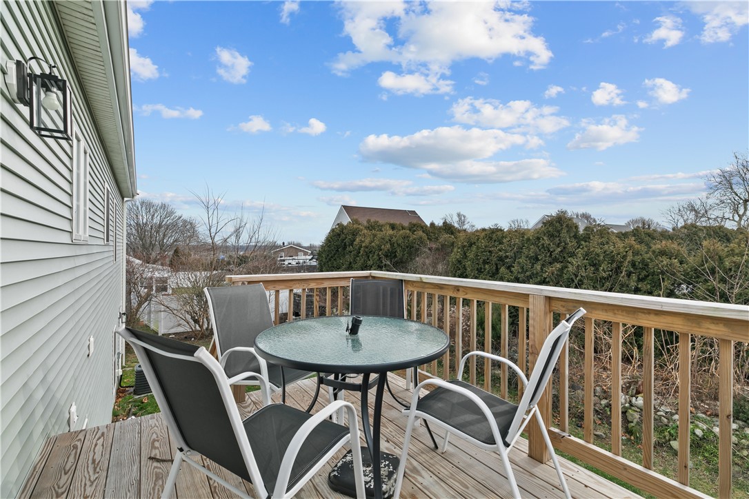 19 Hillside Road Portsmouth, RI 02871 - Photo 43 of 49