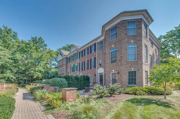 $600,000 | 243 Boxcar Avenue, Naperville, IL 60540