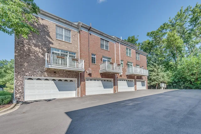 $629,000 | 243 Boxcar Avenue, Naperville, IL 60540