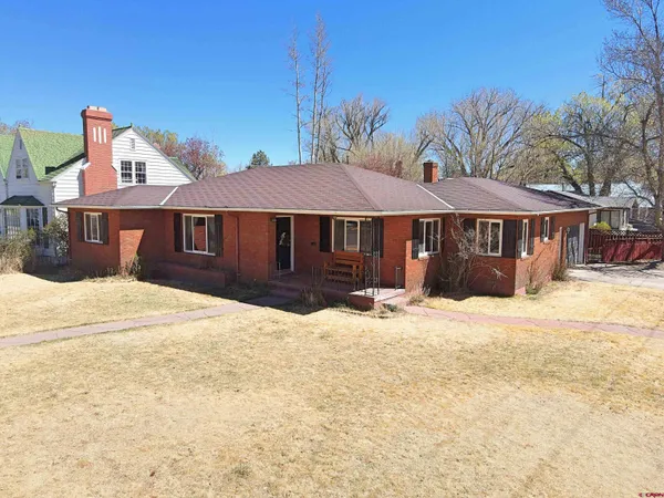 $397,000 | 222 La Veta Avenue, Alamosa, CO 81101