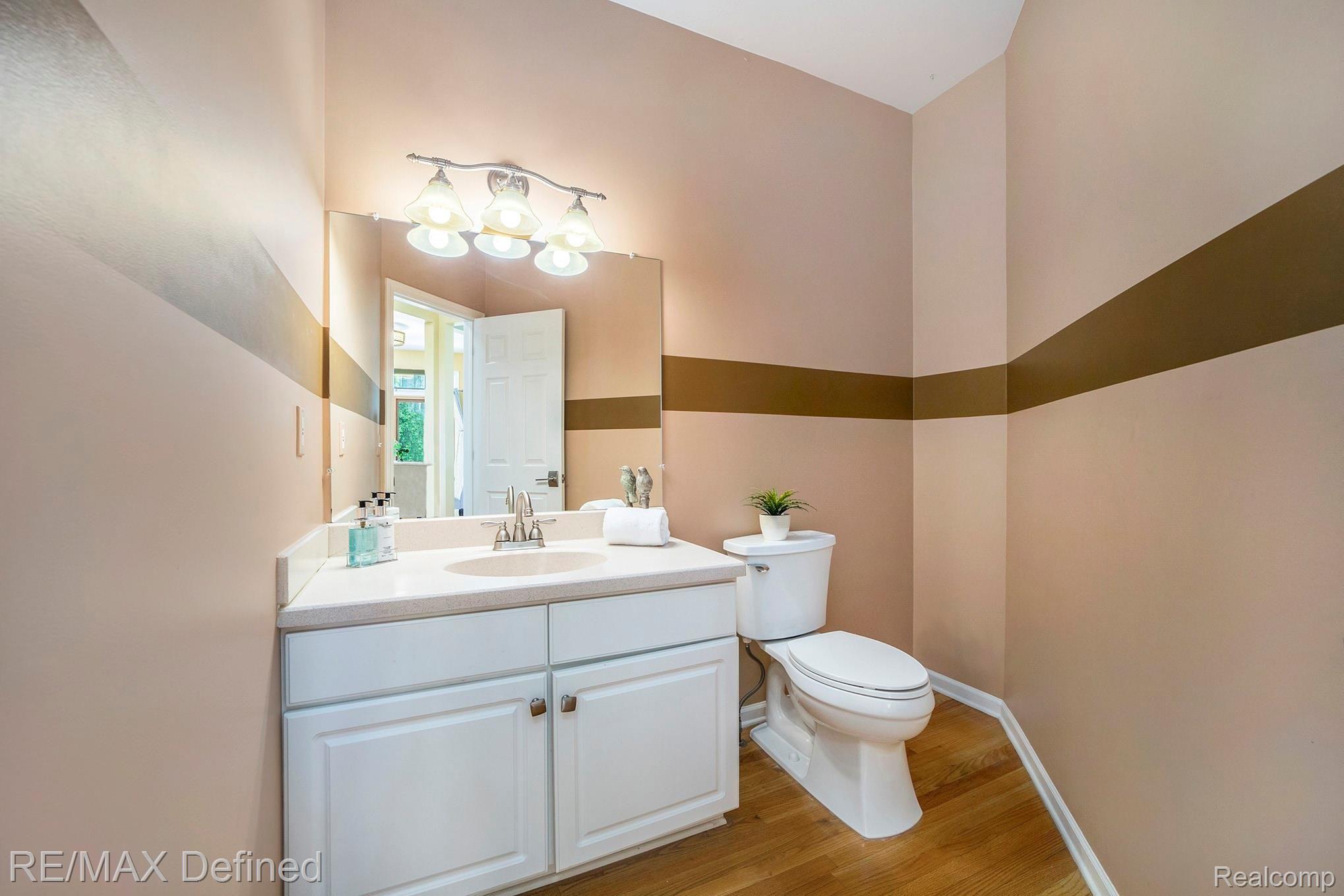 662 Lake Ridge Road Rochester, MI 48307 - Photo 11 of 25 10a.jpg