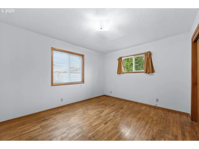 $239,500 | 1048 Seeley Street, Myrtle Creek, OR 97457