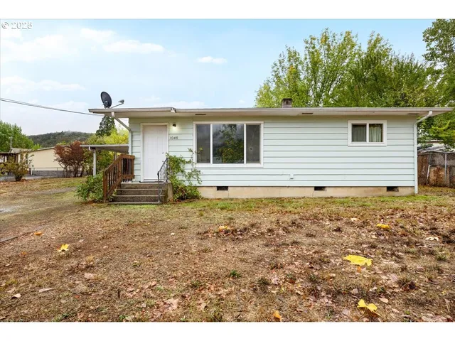 $239,500 | 1048 Seeley Street, Myrtle Creek, OR 97457