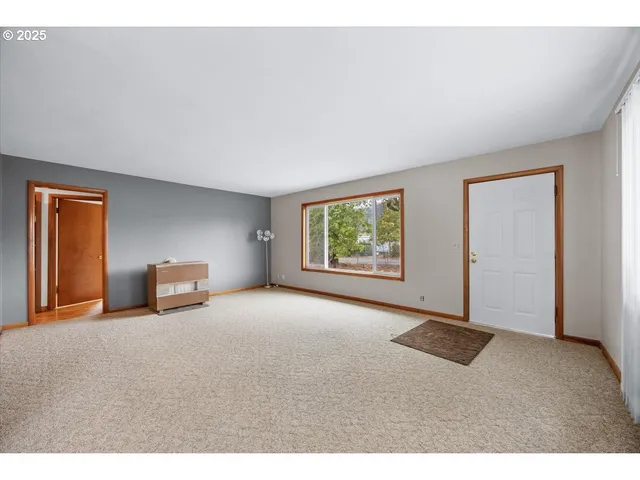 $239,500 | 1048 Seeley Street, Myrtle Creek, OR 97457