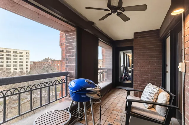 $260,000 | 198 6th Street East, Unit 501, St. Paul, MN 55101