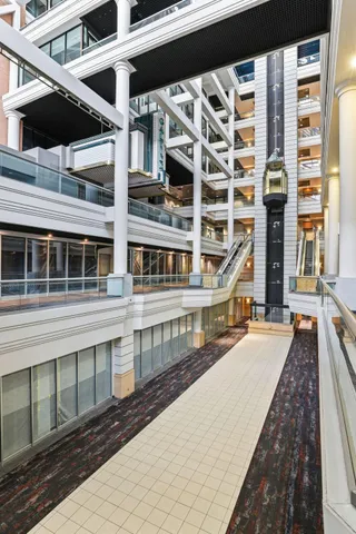 $260,000 | 198 6th Street East, Unit 501, St. Paul, MN 55101