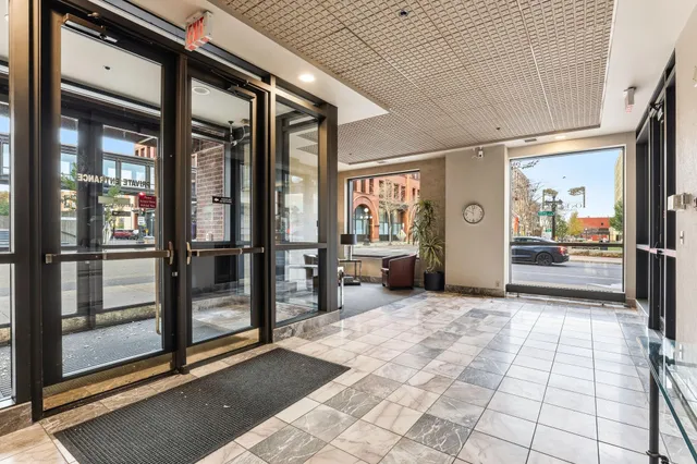 $260,000 | 198 6th Street East, Unit 501, St. Paul, MN 55101