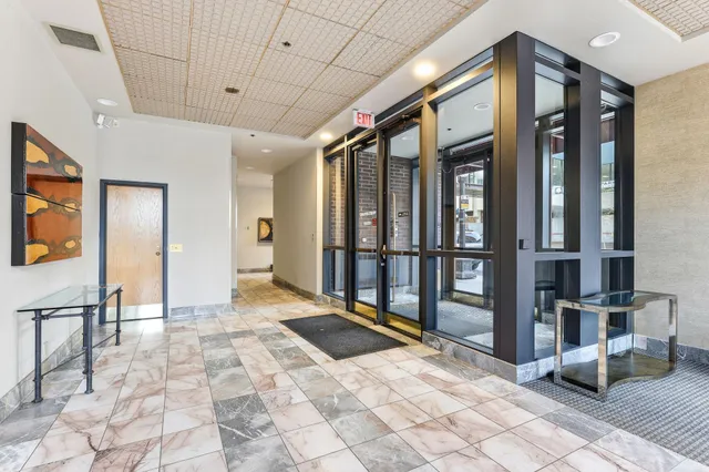 $260,000 | 198 6th Street East, Unit 501, St. Paul, MN 55101