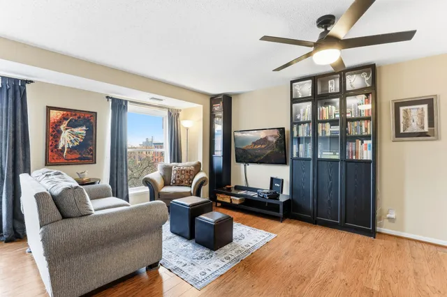 $265,000 | 198 6th Street East, Unit 501, St. Paul, MN 55101